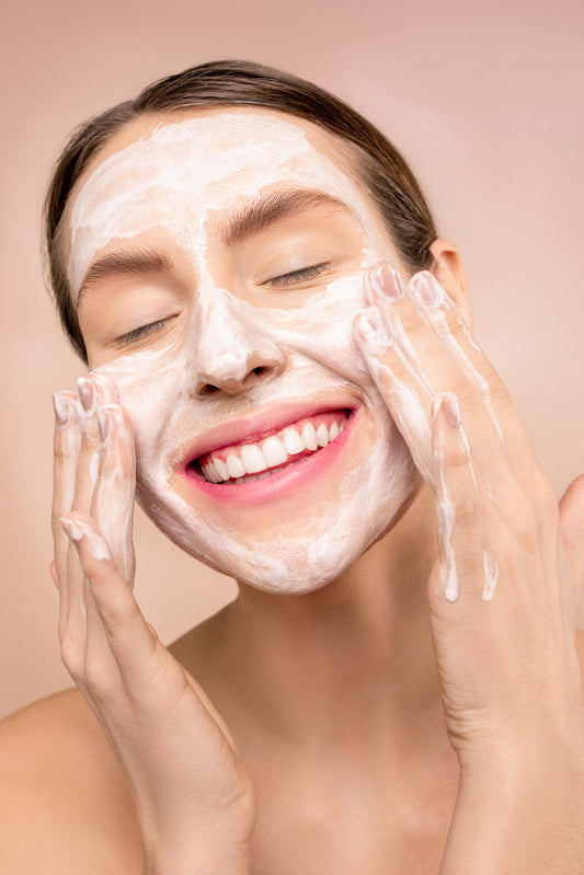 La limpieza facial, un MUST en tu rutina diaria